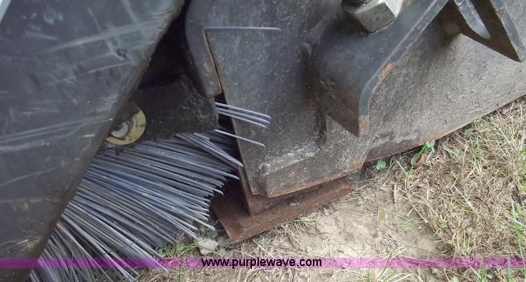 image for item C5593 2007 Bobcat 72 Sweeper skid steer attachment