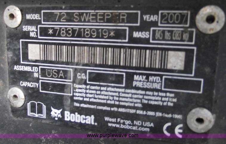 image for item C5593 2007 Bobcat 72 Sweeper skid steer attachment