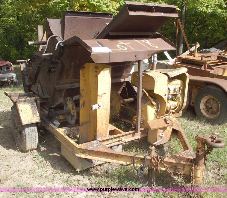 Pug Mill HD6T mounted on asphalt trailer in Washington, IL Item C5599