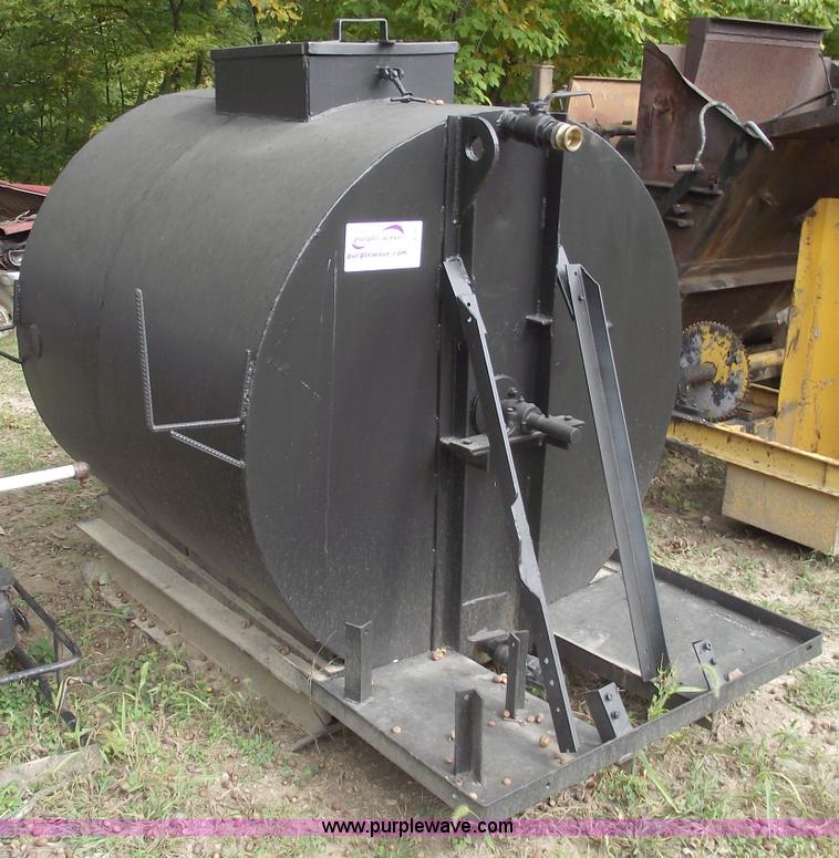 image for item C5600 500 gallon skid mounted seal coat tank