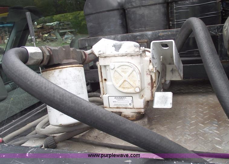 image for item C5607 2000 Chevrolet C3500 LS service truck