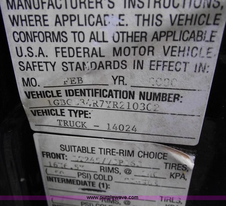 image for item C5607 2000 Chevrolet C3500 LS service truck