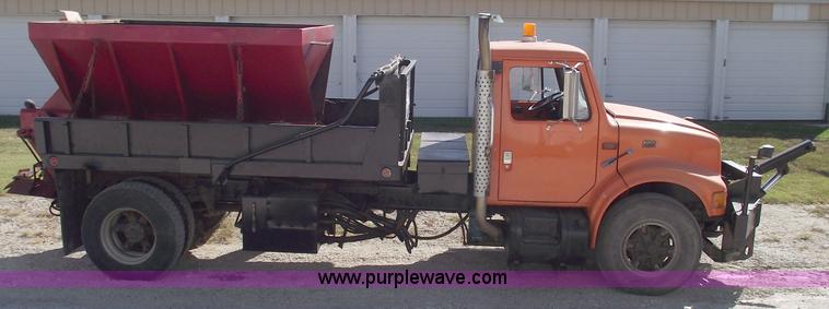 image for item C5619 1999 International 4700 dump truck