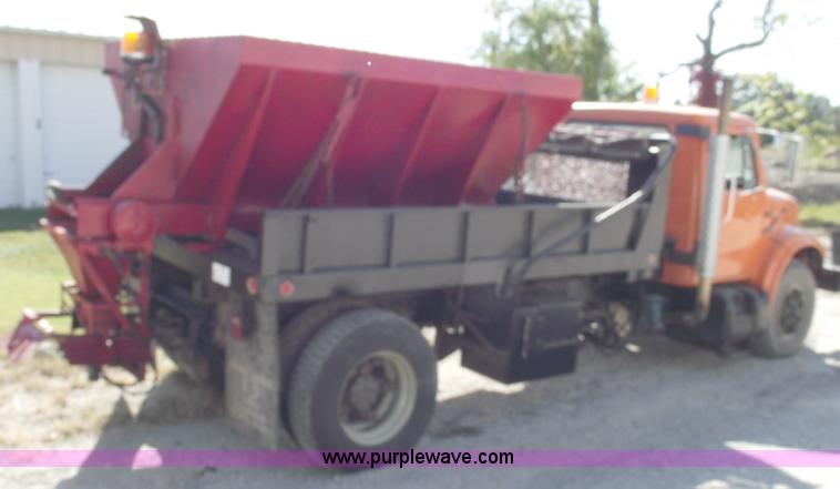 image for item C5619 1999 International 4700 dump truck