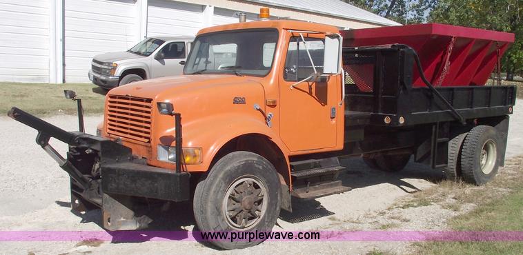 image for item C5619 1999 International 4700 dump truck