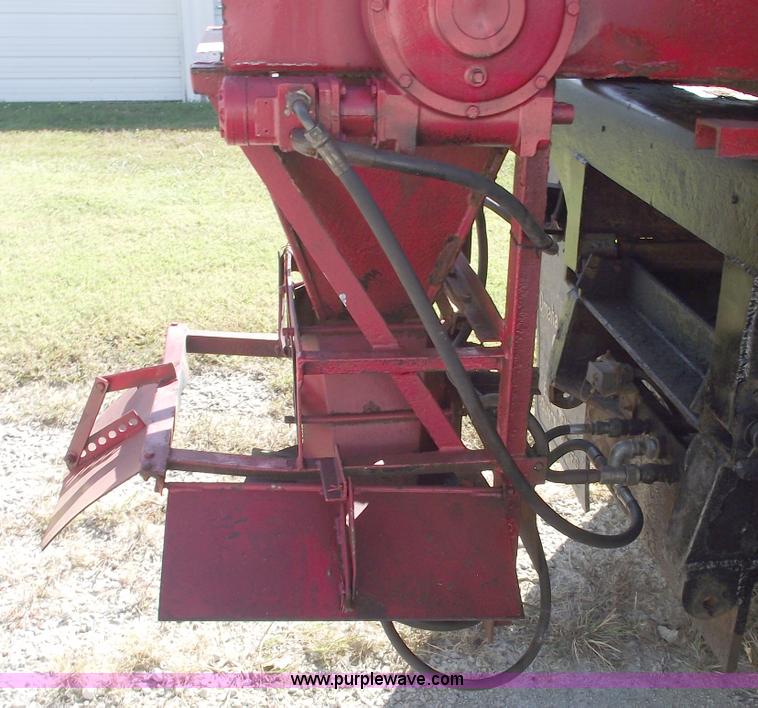 image for item C5619 1999 International 4700 dump truck