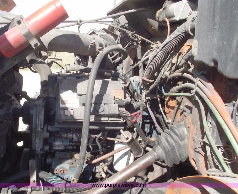 image for item C5619 1999 International 4700 dump truck