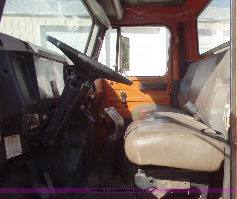 image for item C5619 1999 International 4700 dump truck