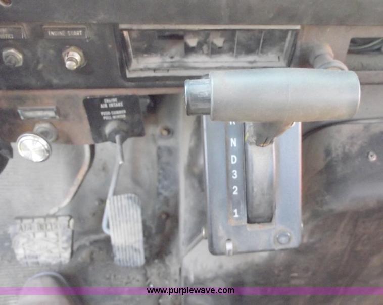 image for item C5619 1999 International 4700 dump truck