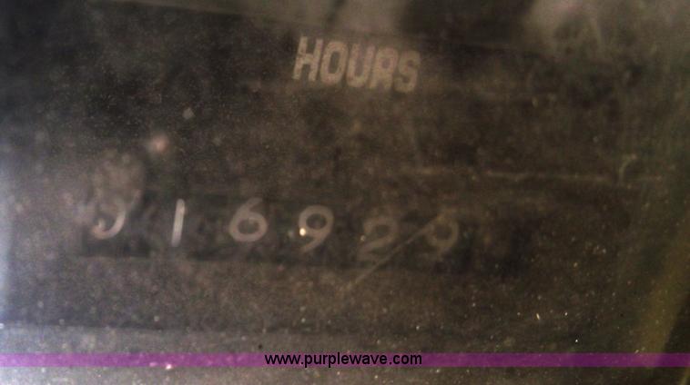 image for item C5619 1999 International 4700 dump truck