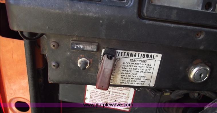 image for item C5619 1999 International 4700 dump truck