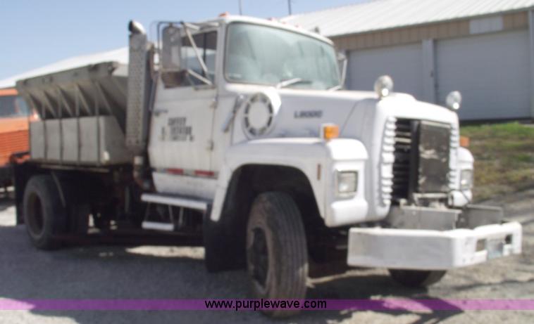 image for item C5620 1988 Ford L9000 dump truck