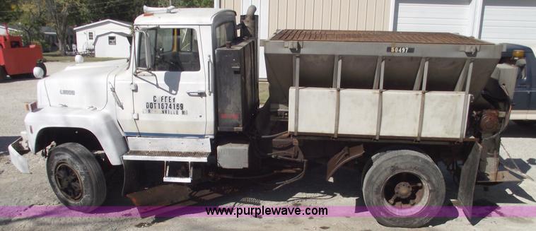 image for item C5620 1988 Ford L9000 dump truck