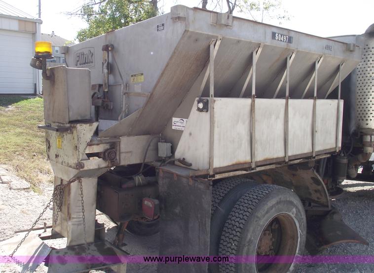 image for item C5620 1988 Ford L9000 dump truck