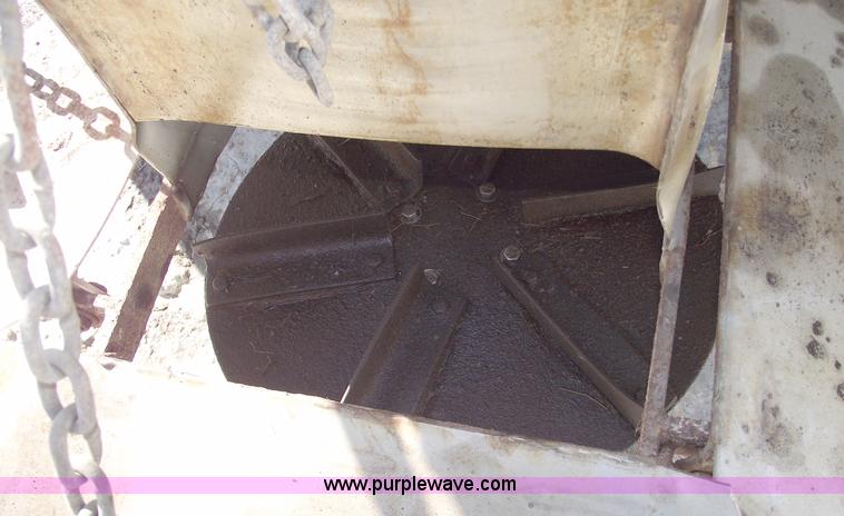 image for item C5620 1988 Ford L9000 dump truck