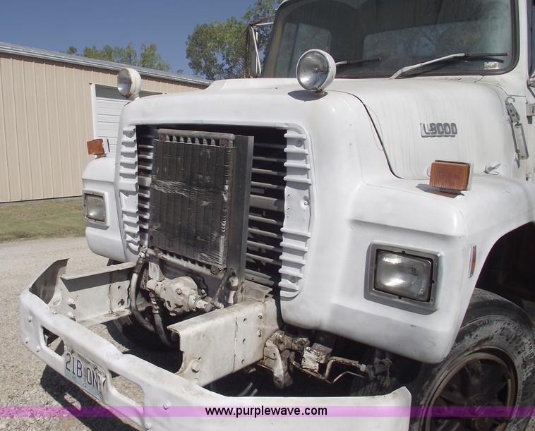 image for item C5620 1988 Ford L9000 dump truck