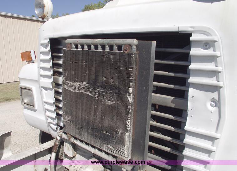 image for item C5620 1988 Ford L9000 dump truck