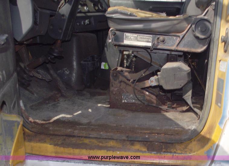 image for item C5620 1988 Ford L9000 dump truck