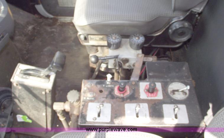 image for item C5620 1988 Ford L9000 dump truck