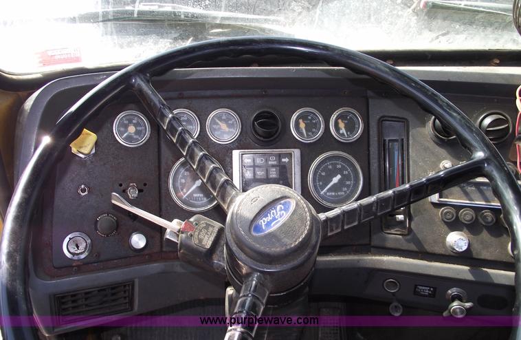 image for item C5620 1988 Ford L9000 dump truck