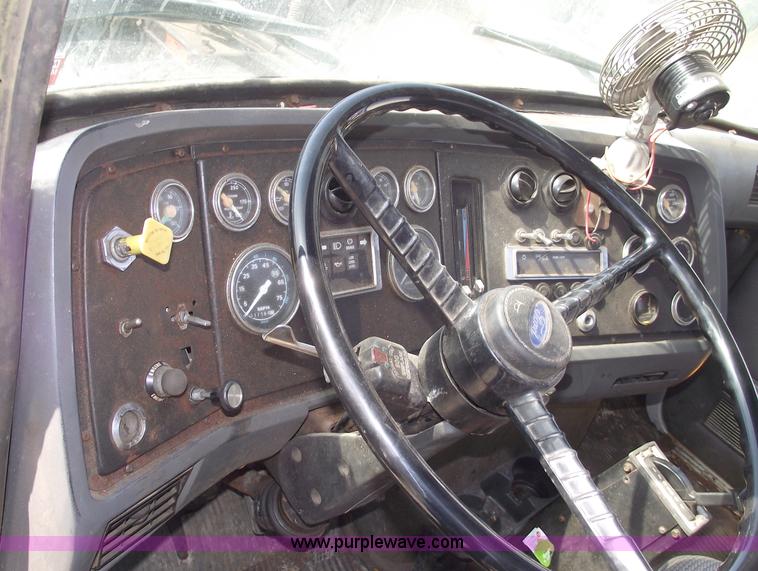 image for item C5620 1988 Ford L9000 dump truck