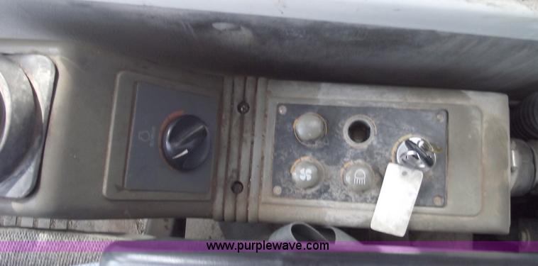 image for item C5652 1999 Daewoo Solar 130 III excavator