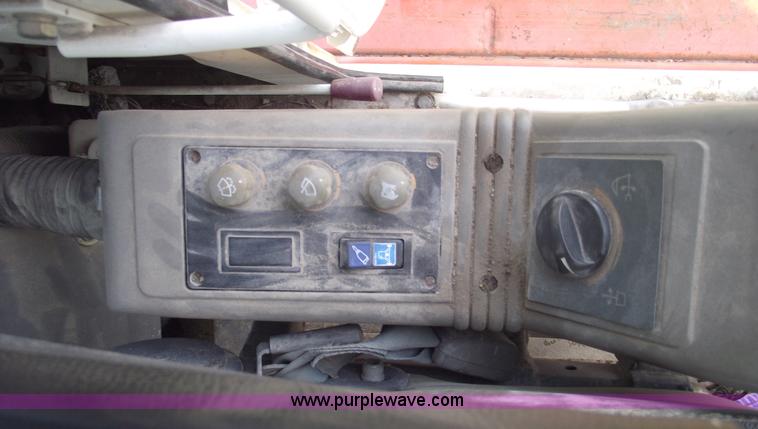 image for item C5652 1999 Daewoo Solar 130 III excavator