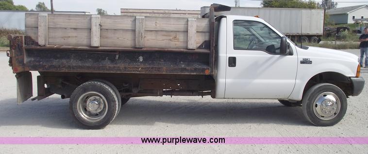 image for item C5653 1999 Ford F450 XL Super Duty pickup truck