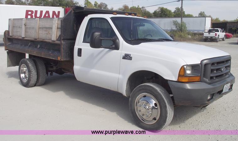 image for item C5653 1999 Ford F450 XL Super Duty pickup truck