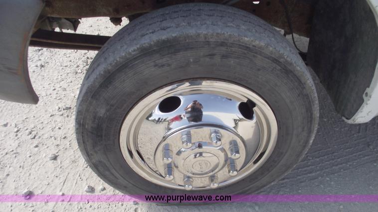 image for item C5653 1999 Ford F450 XL Super Duty pickup truck