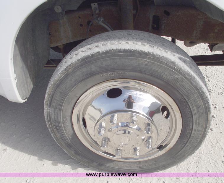 image for item C5653 1999 Ford F450 XL Super Duty pickup truck