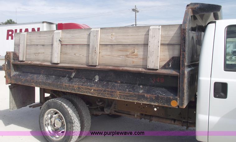 image for item C5653 1999 Ford F450 XL Super Duty pickup truck