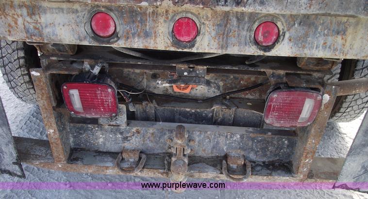 image for item C5653 1999 Ford F450 XL Super Duty pickup truck