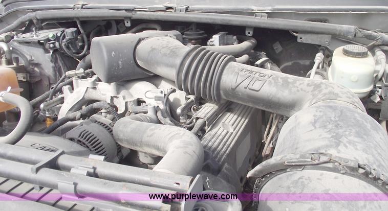 image for item C5653 1999 Ford F450 XL Super Duty pickup truck