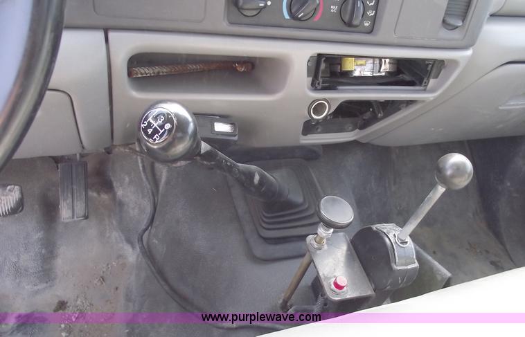 image for item C5653 1999 Ford F450 XL Super Duty pickup truck