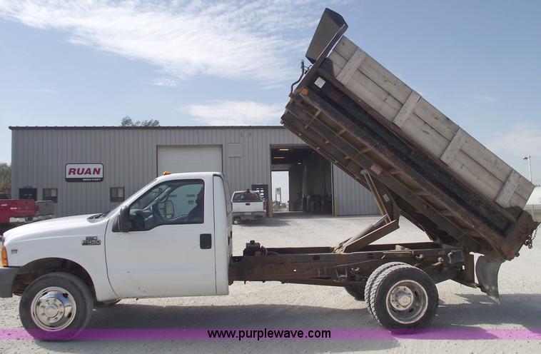 image for item C5653 1999 Ford F450 XL Super Duty pickup truck