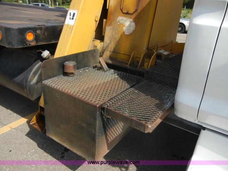 image for item D9611 1978 Ford F800 crane truck