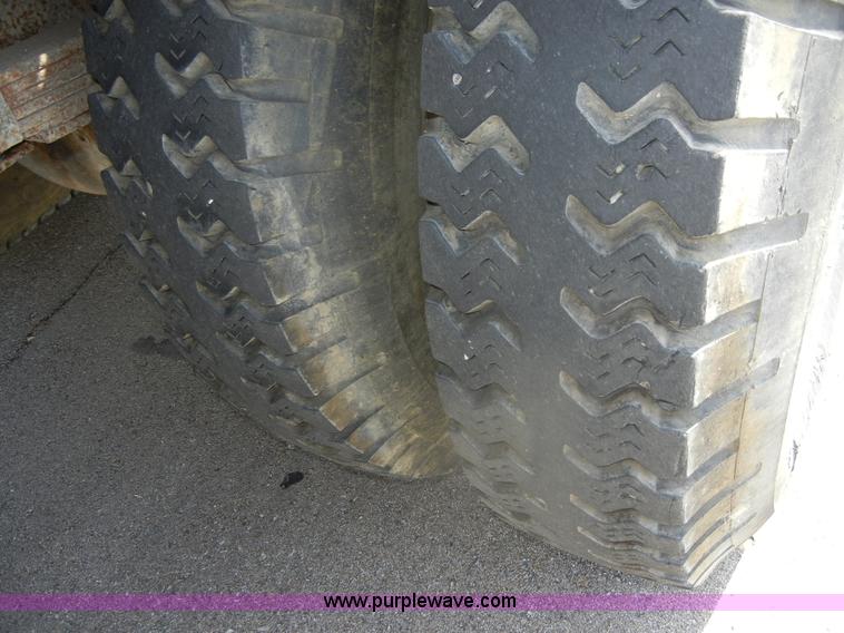 image for item D9611 1978 Ford F800 crane truck