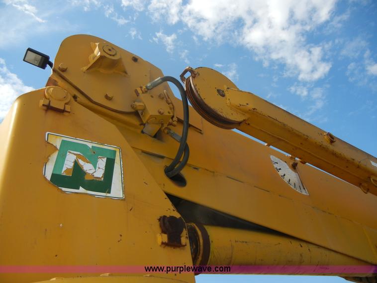 image for item D9611 1978 Ford F800 crane truck