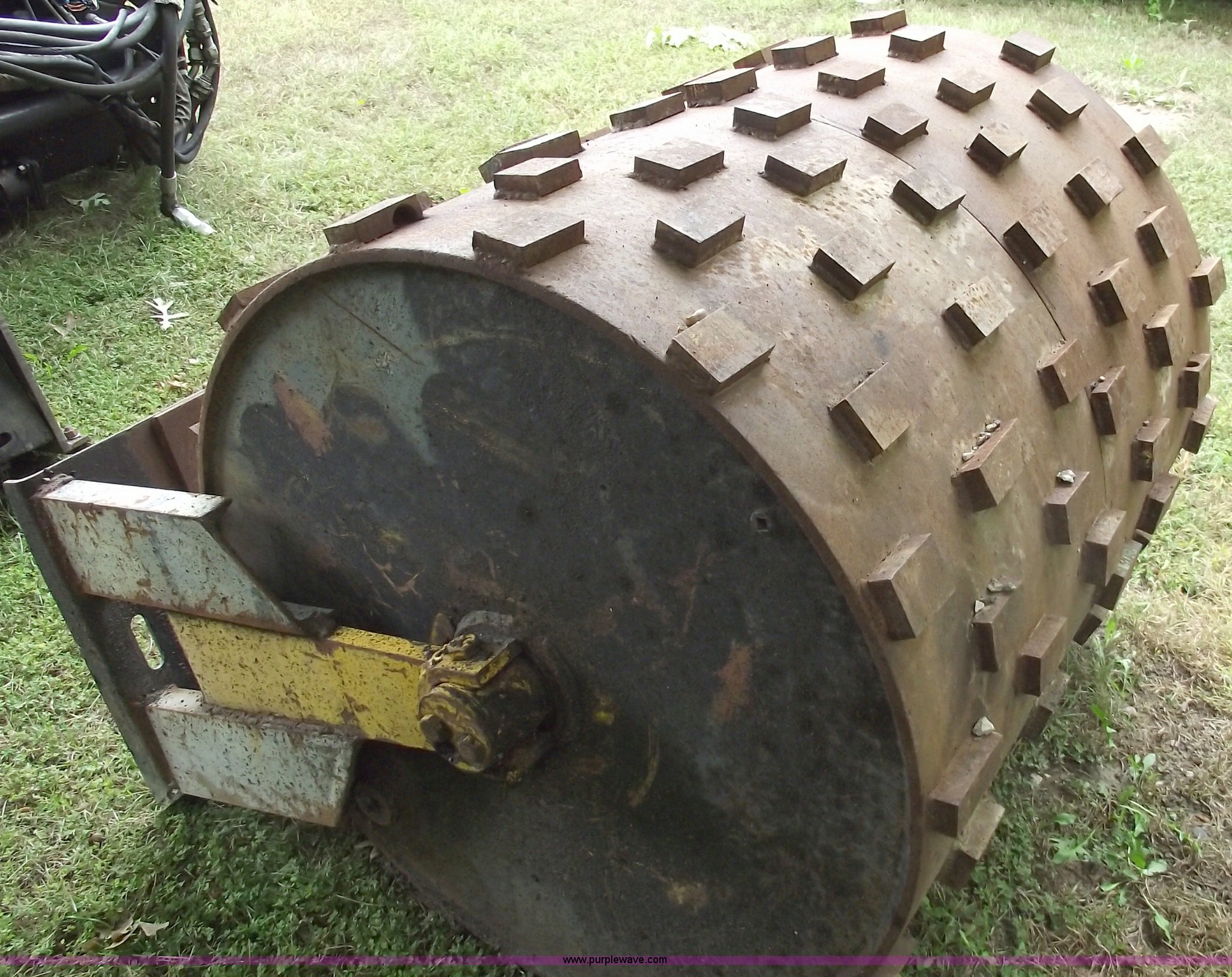 Sheeps foot double drum roller skid steer attachment in Washington, IL