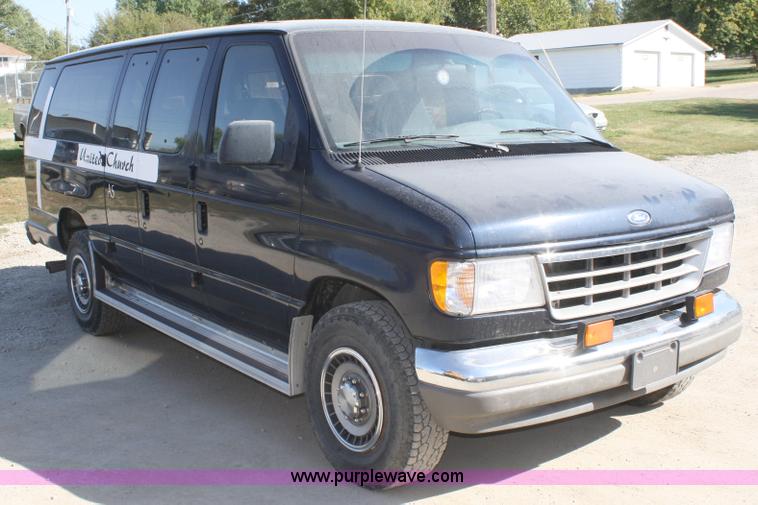 image for item A2475 1992 Ford E350 XLT van