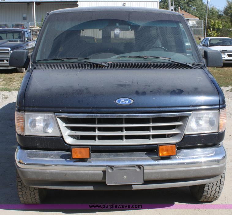 image for item A2475 1992 Ford E350 XLT van