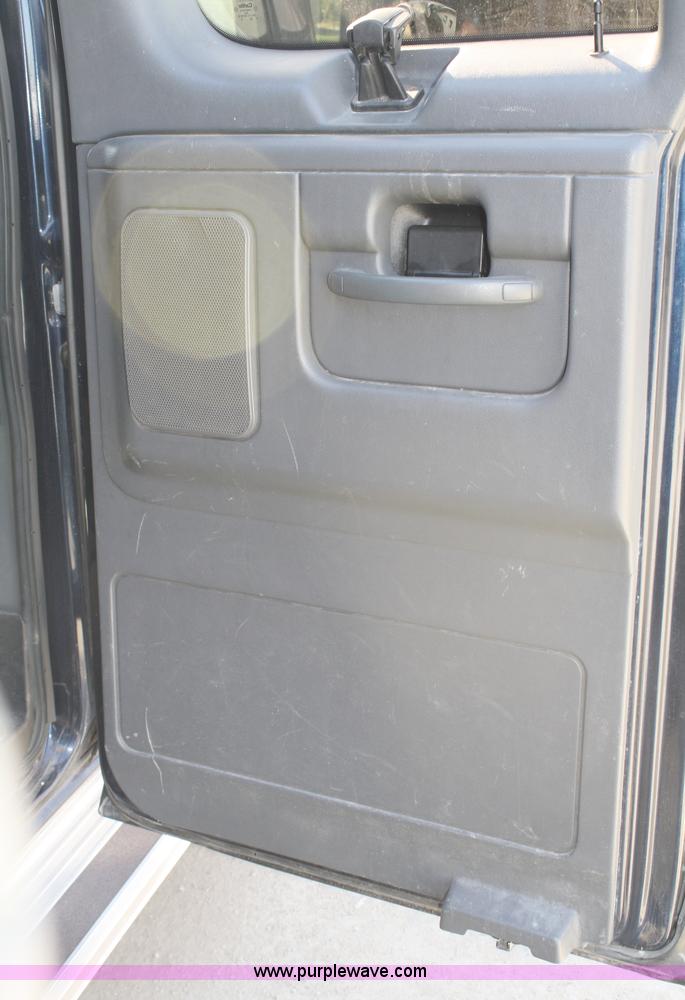 image for item A2475 1992 Ford E350 XLT van