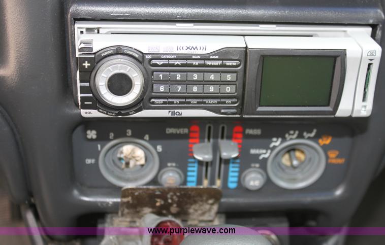 image for item A2862 2001 Pontiac Grand Prix GT