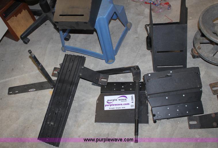 image for item A2865 Assorted patrol car equipment