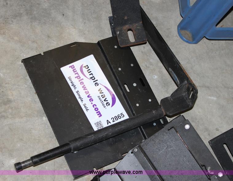 image for item A2865 Assorted patrol car equipment