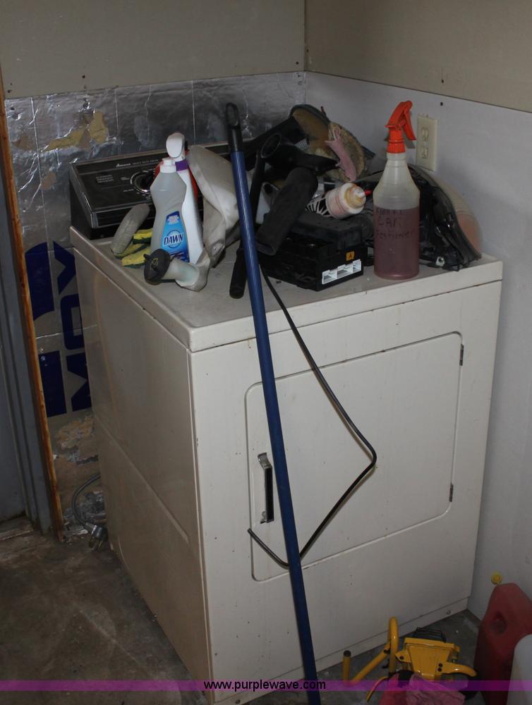 image for item A2865 Assorted patrol car equipment