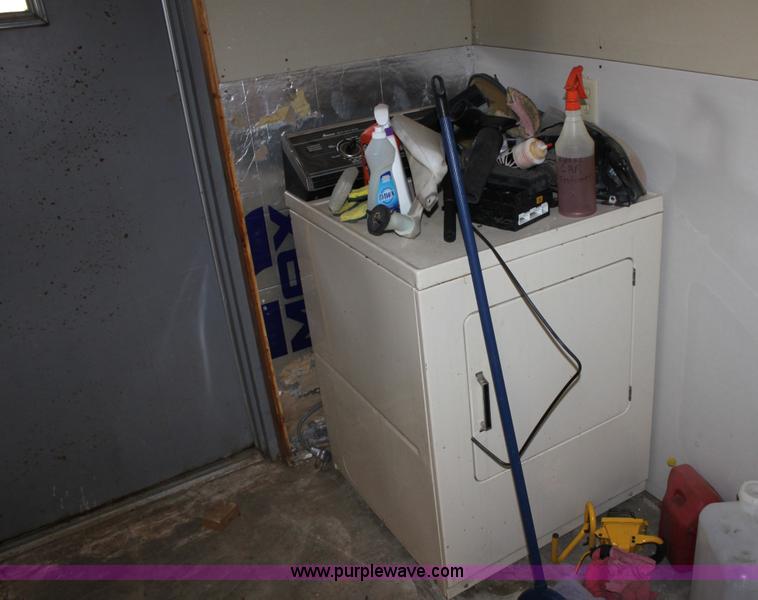 image for item A2865 Assorted patrol car equipment