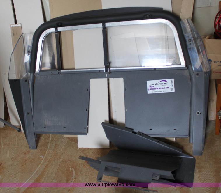 image for item A2866 Police car cab divider