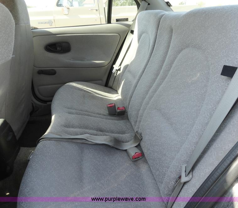 image for item A3184 2000 Saturn SL1